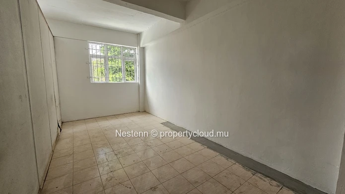 1100 m² office.