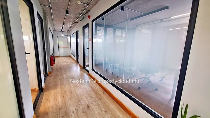 Beautiful 60 m² office space with a mezzanine