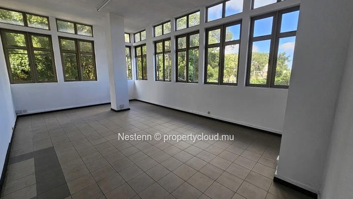 Bureau de 560m²  