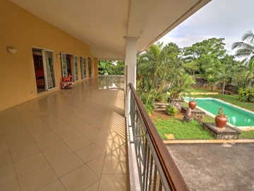 5 Bedroom House