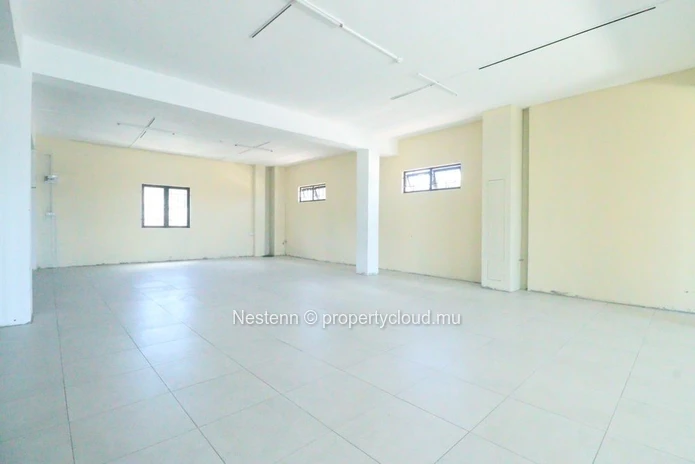 Espace bureau non meublé de 211 m² occupant l'ensemble du 4? étage