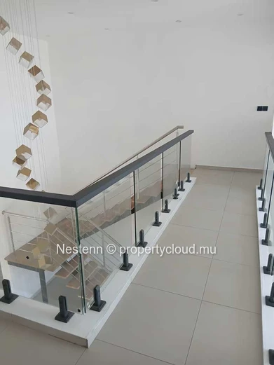 Penthouse moderne avec vue sur la mer