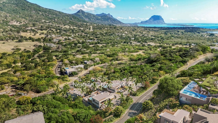 Votre oasis privée entre mer et montagne avec cette superbe villa de 292 m2