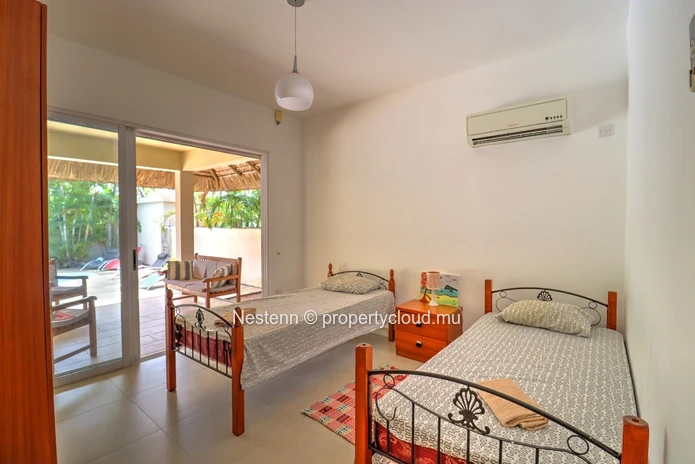 Villa de plain pied dans une residence securisee, prés de la mer