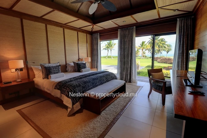 Beautiful 5-bed sea view villa on Ernie Els Golf Course