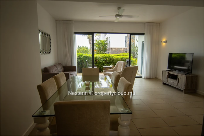 Furnished ground floor apartment with 3 bedrooms and garden 