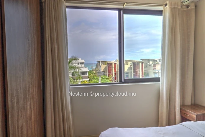 Beautiful three-bedroom apartment with terrace and sea view
