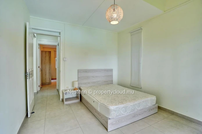 Modern 2-Bedroom Apartment with Beachfront Access