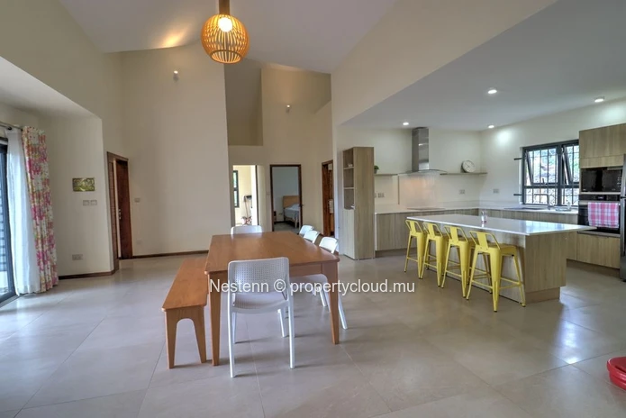 Belle maison familiale de trois  chambres climatisées