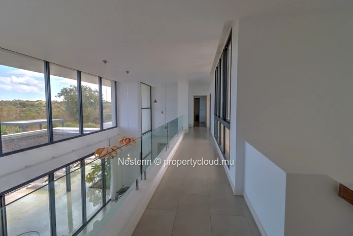 Somptueuse villa de 4 chambres avec vue plongeante sur nature et rivière 