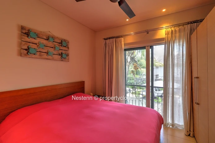 Confortable villa jumelée de 3 chambres vendue avec anneau bateau 