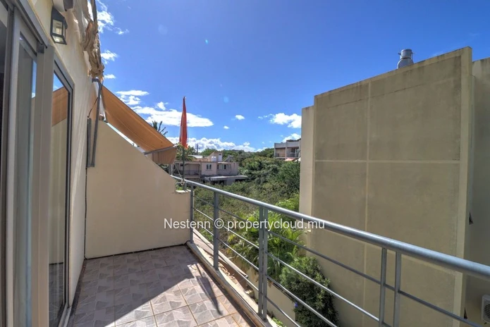 Beautiful modern triplex in a secure residence near the beach