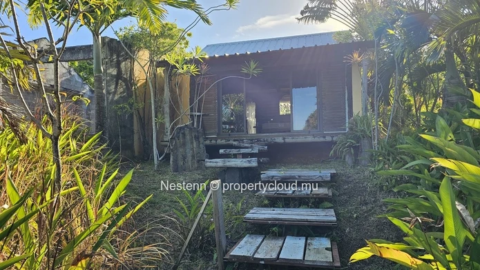 Domaine avec vue sur mer comprenant 17 chalets dans un cadre tropical luxuriant