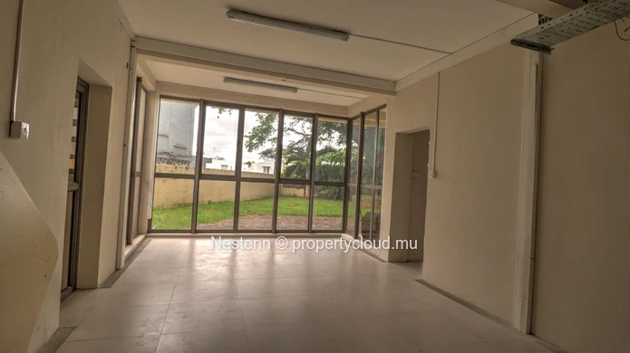 Detached house for commercial use