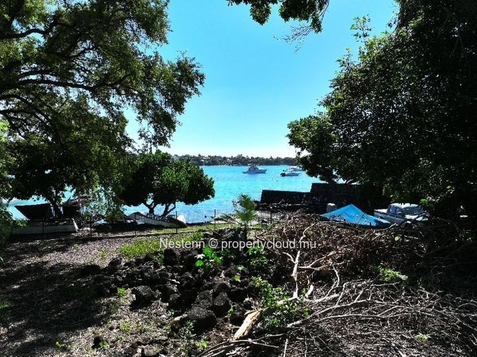 Direct seafront plot of land