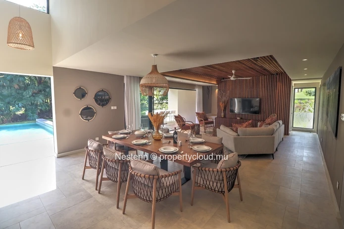 Villa 3 chambres avec piscine privée jacuzzi accès mer et proche golf