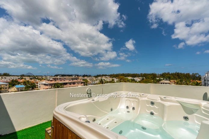 Penthouse de 105 m2 avec toit privé et à seulement 5 minutes à pied de la plage.