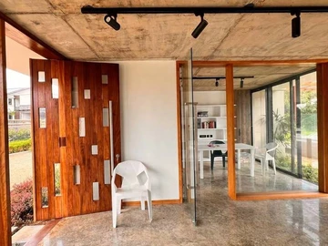 6 Bedroom House