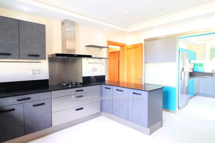 Villa moderne de 5 chambres avec piscine privée