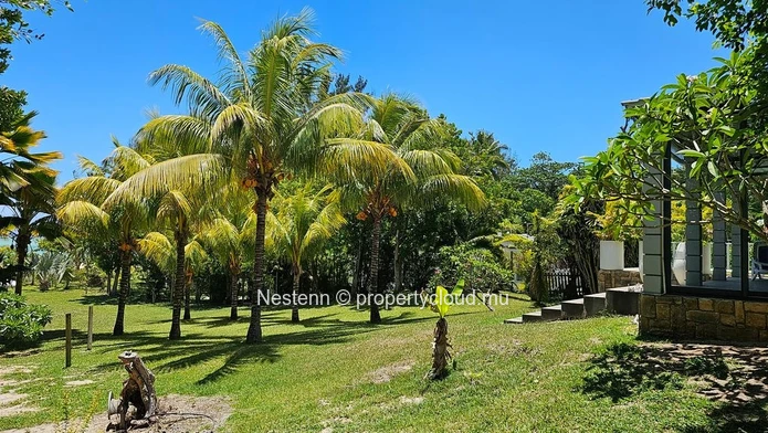 Propriété en bord de mer avec fort potentiel d'investissement 