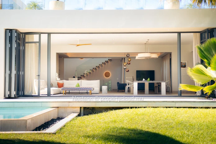 Villa design exclusive avec 5 chambres et vue imprenable sur les montagnes