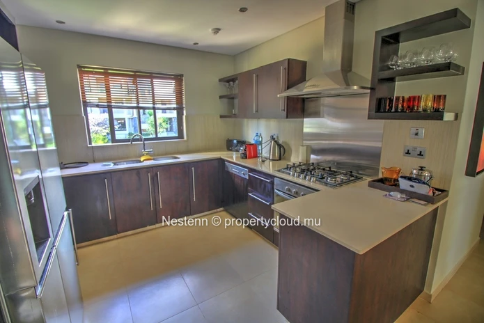 Appartement de luxe de 3 chambres dans un domaine prestigieux.
