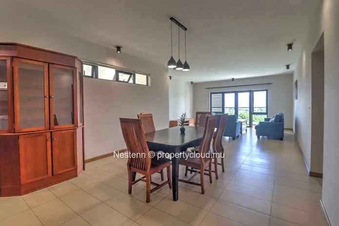 Élégant appartement meublé de 3 chambres avec vue imprenable 