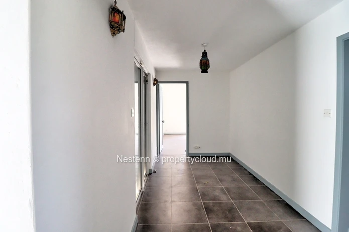Villa rénovée de 3 chambres proche de la plage 