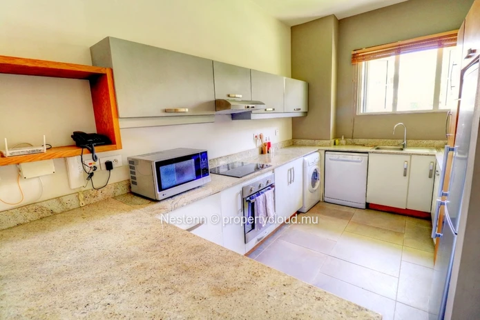 2-bed apartment in a secure residence across from the beach