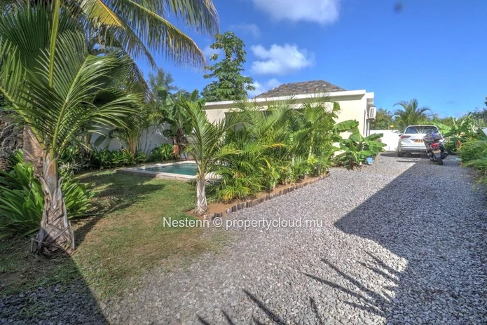 Charmante villa tropicale de 2 chambres avec piscine et jardin privés