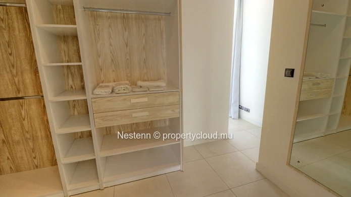 Villa contemporaine de 4 chambres en résidence sécurisée. 