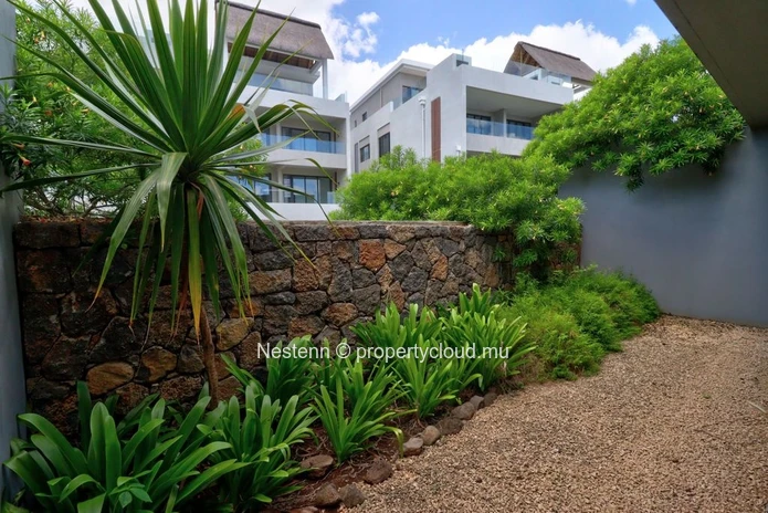 Magnificent 3-bedroom duplex with private pool and sea view
