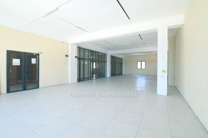 Espace bureau non meublé de 211 m² occupant l'ensemble du 4? étage
