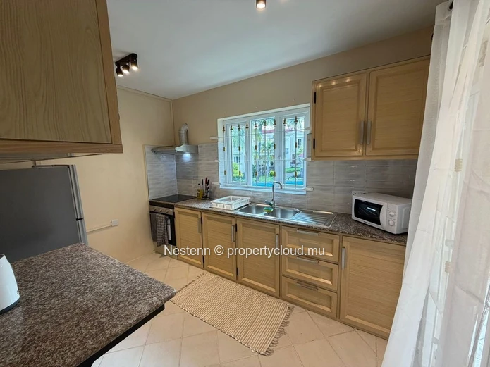 Villa rénovée de 3 chambres avec piscine en bord de mer