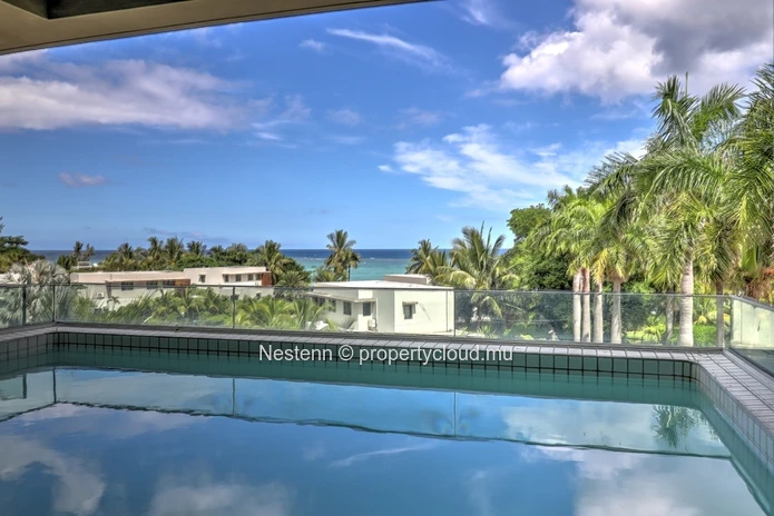 Modern 3 bedroom apartment with private pool and direct beach access