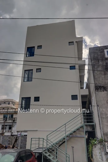 Modern commercial building – Strategic location, ready to operate