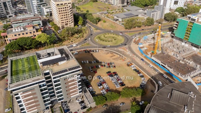 Terrain constructible très bien placé - Ebène - Parking - Immeuble potentiel