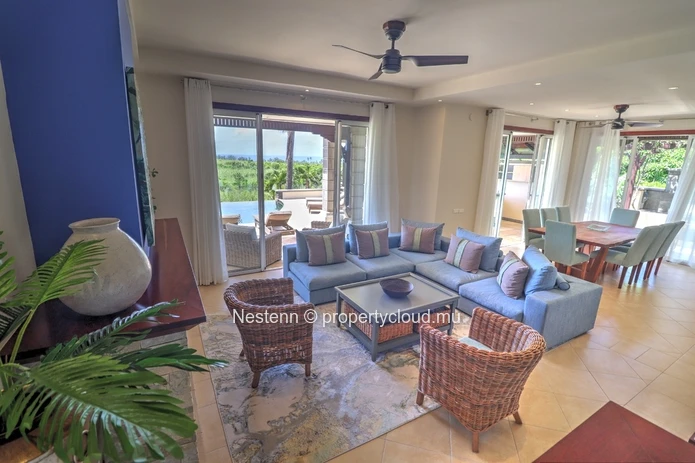 Spectacular colonial-style 4-bed villa 