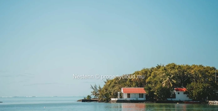 Villa en duplex de 3 chambres avec piscine privée dans une région préservée. 