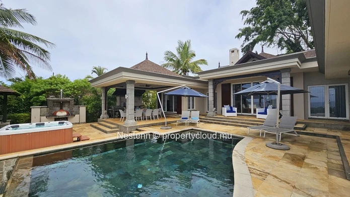 Villa de luxe de 5 chambres avec vue sur la mer 