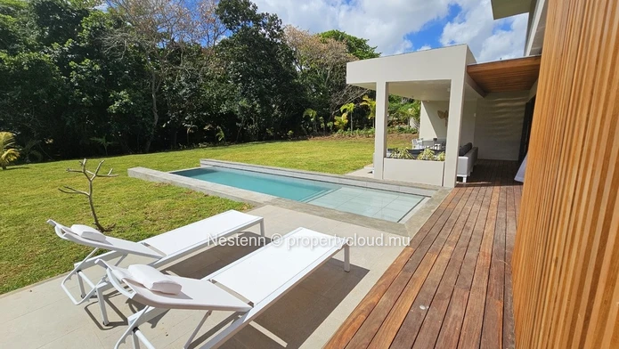 Élégance captivante  : découvrez cette villa moderne 