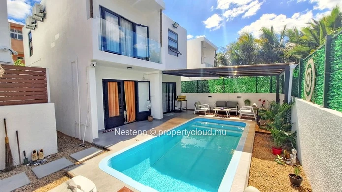 Charming 3-bedroom house with a private pool