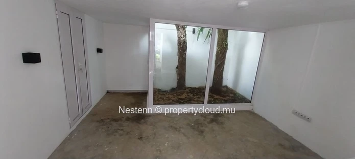 Magnifique villa de 418 m² avec jardin luxuriant, piscine et terrasses panoramiques