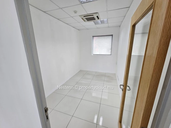 Office space of 270 m² 