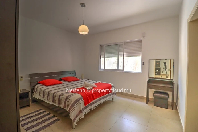 Villa de plain pied dans une residence securisee, prés de la mer