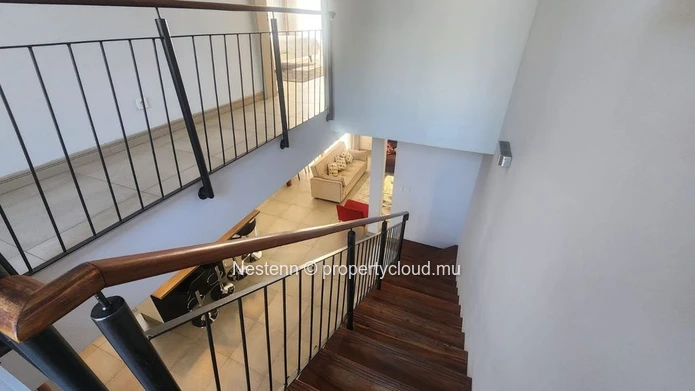 Duplex sécurisé de 3 chambres dans une résidence sécurisée