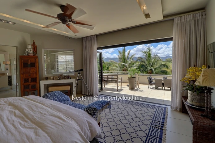 Duplex meublé de 4 chambres avec vue sur rivière et montagne, et proche de plage