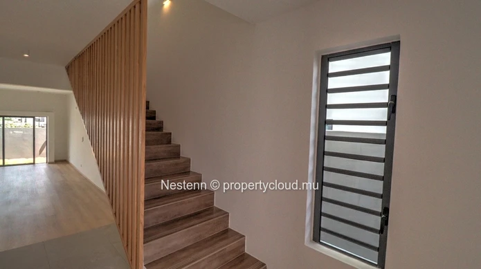 Villa duplex moderne avec vue mer et montagne 