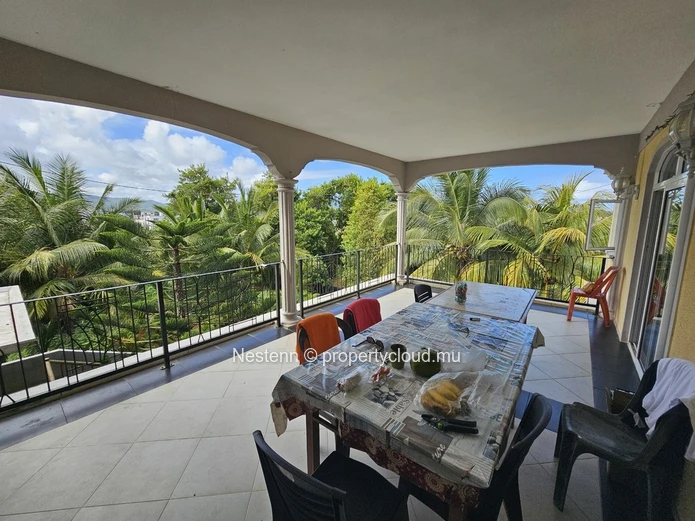 3-bed apartment 