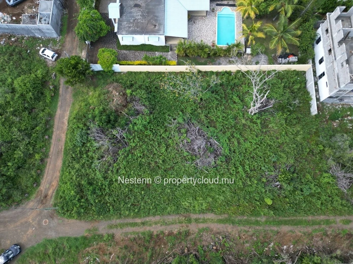 Residential land 844m2 10mins from the beach
